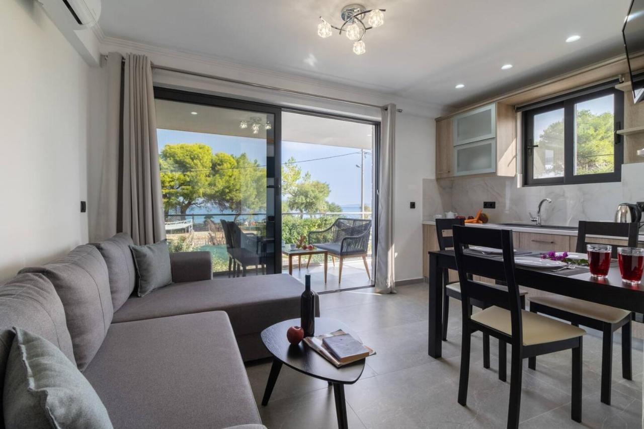 Villa On The Sea Agia Marina  Eksteriør billede
