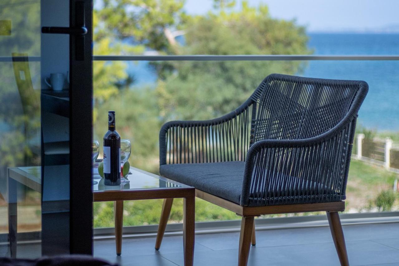 Villa On The Sea Agia Marina  Eksteriør billede